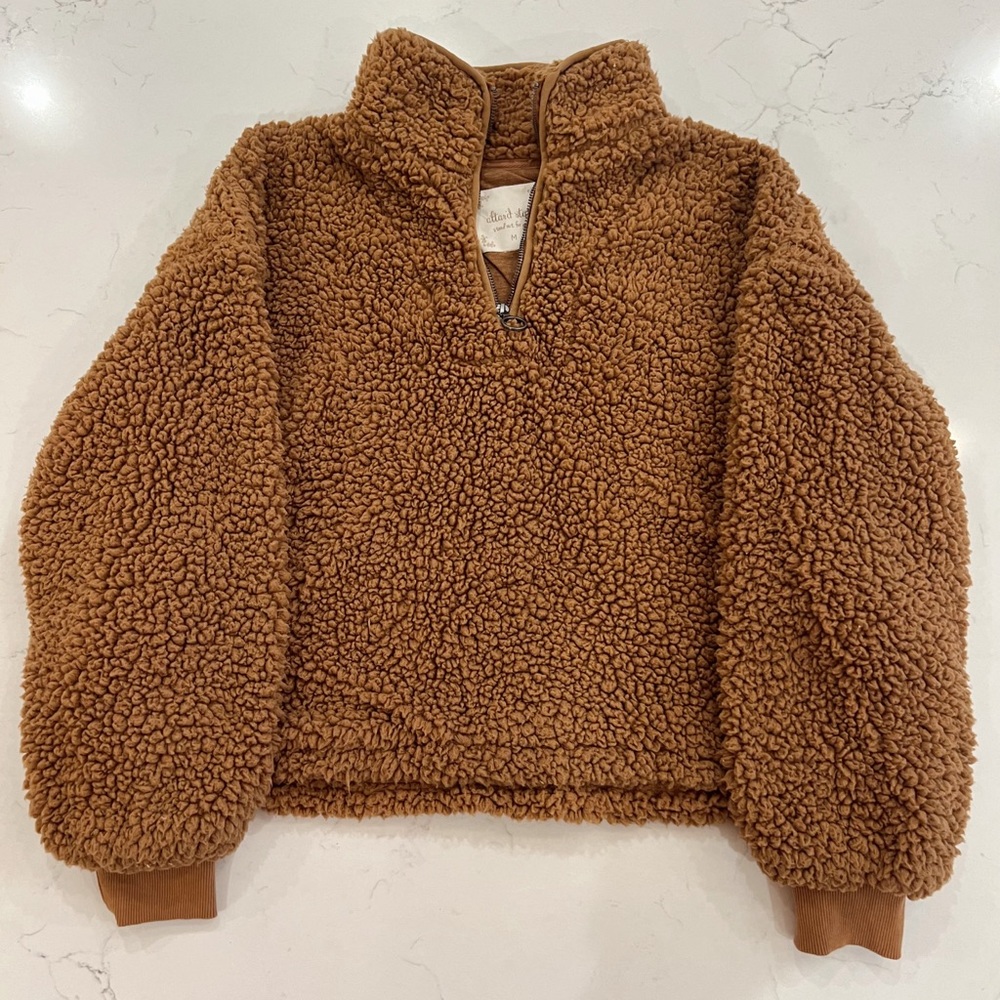 Women’s half zip up sherpa. Size medium.